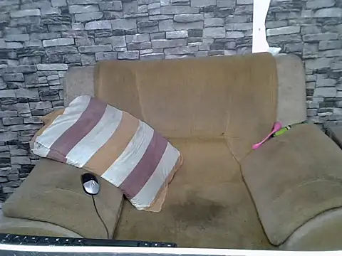 Snapshot of Naughtyy_xx chatting on July 7, 9:40 pm Naughtyy xx online show from July 7, 9:40 pm