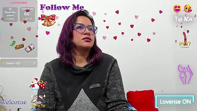 Snapshot of hazel_34 chatting on December 5, 9:30 am hazel 34 online show from December 5, 9:30 am