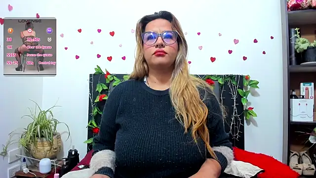 Snapshot of hazel_34 chatting on October 29, 8:24 am hazel 34 online show from October 29, 8:24 am