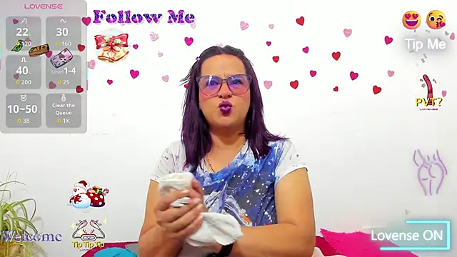 Snapshot of hazel_34 chatting on November 27, 8:37 am hazel 34 online show from November 27, 8:37 am