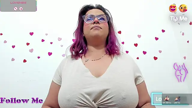 Snapshot of hazel_34 chatting on December 14, 8:42 am hazel 34 online show from December 14, 8:42 am