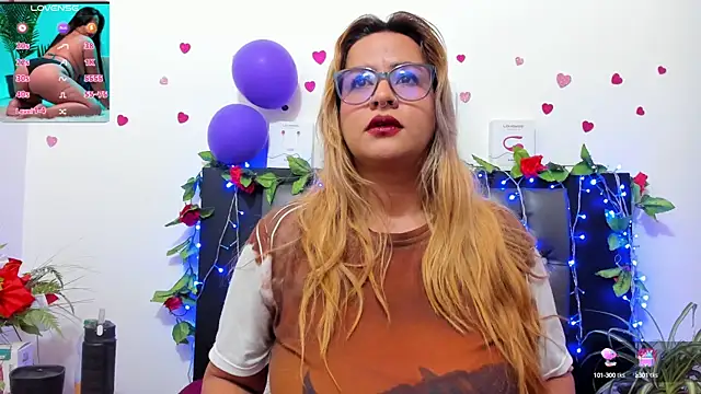 Snapshot of hazel_34 chatting on September 15, 6:52 pm hazel 34 online show from September 15, 6:52 pm