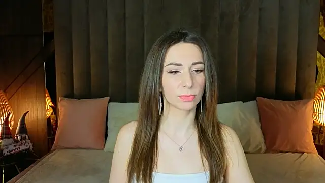 KimmmLi online show from December 18, 1:59 pm