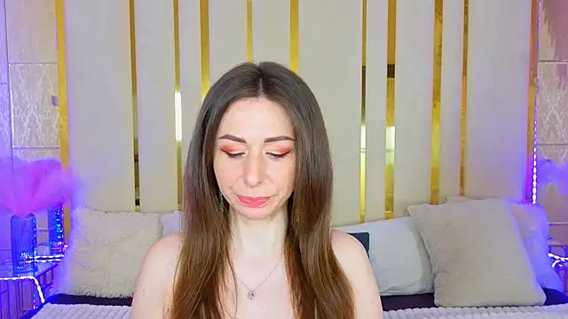 KimmmLi online show from April 4, 5:58 am