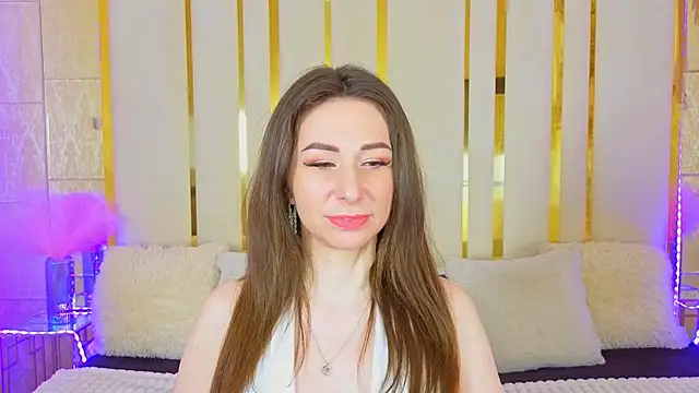 KimmmLi online show from April 3, 6:20 am