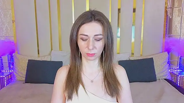 KimmmLi online show from November 8, 7:23 am