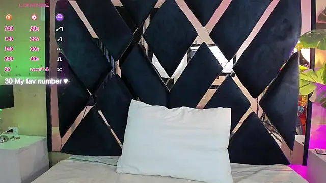 Snapshot of eva_loreti chatting on October 3, 3:52 am eva loreti online show from October 3, 3:52 am