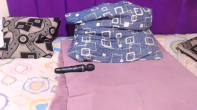 BLACKberry008 online show from April 11, 7:45 am