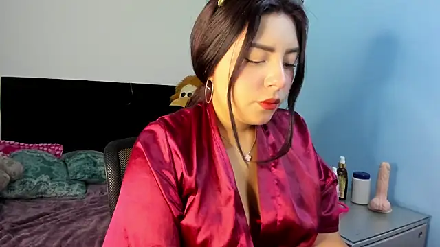 Snapshot of Charlotte_cutee18 chatting on June 4, 11:04 am Charlotte cutee18 online show from June 4, 11:04 am