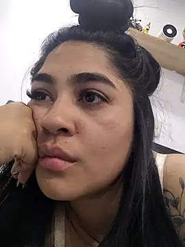 Snapshot of Charlotte_cutee18 chatting on October 20, 12:02 am Charlotte cutee18 online show from October 20, 12:02 am