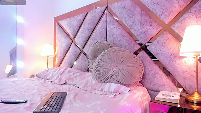 Jennalove  online show from April 8, 10:00 pm