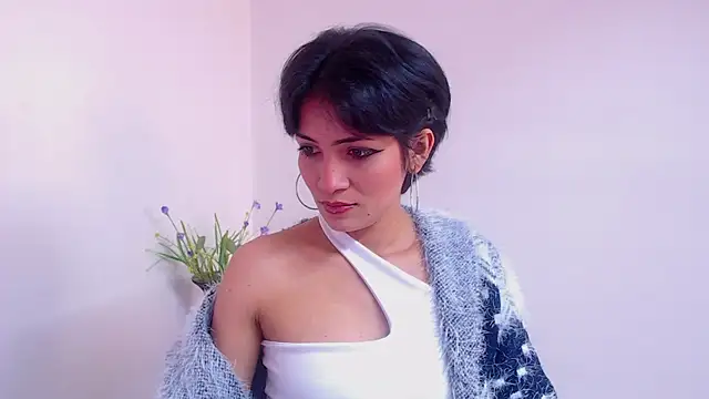 Hannaaaa   online show from January 26, 2:30 pm
