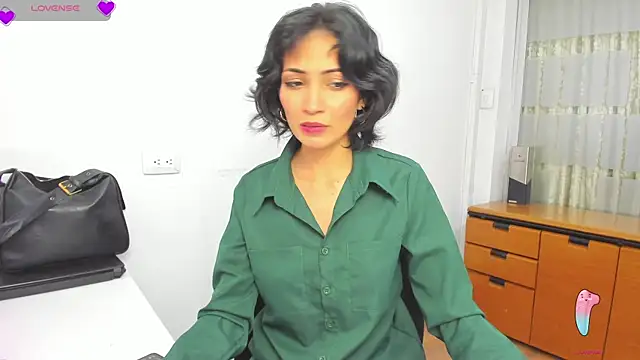 Hannaaaa   online show from September 18, 3:37 pm