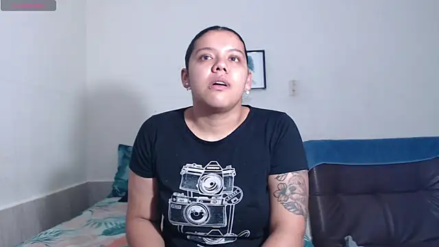 Snapshot of agata_22 chatting on February 7, 3:25 am agata 22 online show from February 7, 3:25 am