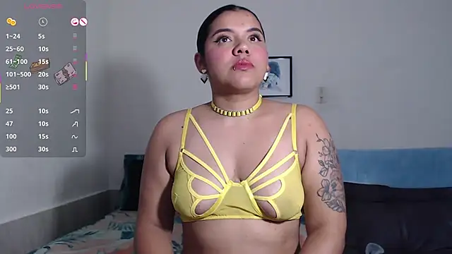 Snapshot of agata_22 chatting on October 27, 3:29 am agata 22 online show from October 27, 3:29 am