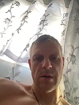 Snapshot of Arthur2288@xh chatting on February 25, 2:50 pm Arthur2288xh online show from February 25, 2:50 pm