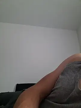 suarez1235 online show from November 17, 9:35 am