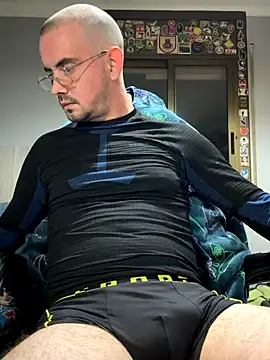 Snapshot of S921993 chatting on October 13, 8:43 pm S921993 online show from October 13, 8:43 pm