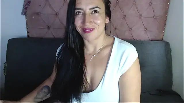 Snapshot of missbella1 chatting on July 9, 8:41 pm missbella1 online show from July 9, 8:41 pm