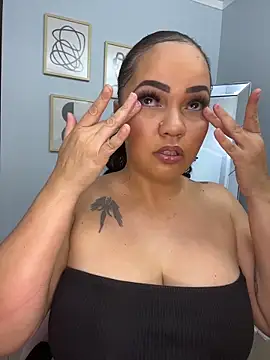 Snapshot of DestineeJayde chatting on October 14, 4:13 am DestineeJayde online show from October 14, 4:13 am