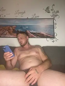 danyboy3307 online show from July 13, 7:35 pm