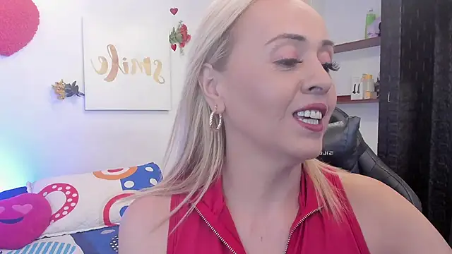 Snapshot of maylin_yung chatting on February 27, 12:01 pm maylin yung online show from February 27, 12:01 pm
