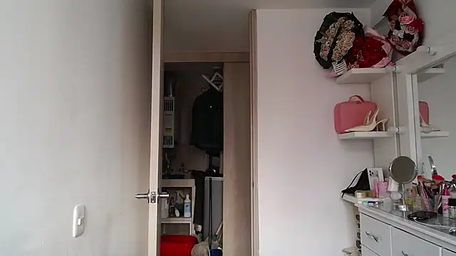 Barbie girl 69 online show from June 26, 12:11 pm