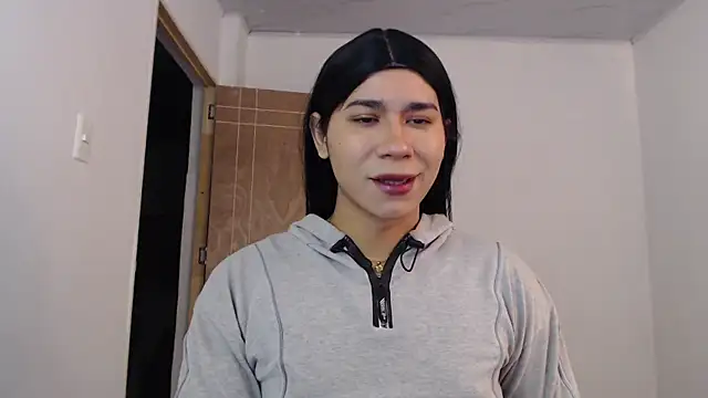 Snapshot of Moon_Foxxy chatting on June 21, 6:25 pm Moon Foxxy online show from June 21, 6:25 pm