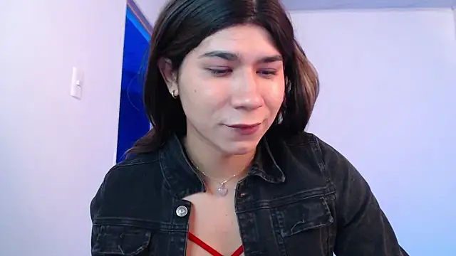 Snapshot of Moon_Foxxy chatting on June 20, 4:56 pm Moon Foxxy online show from June 20, 4:56 pm