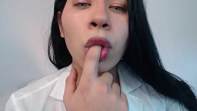 Snapshot of Moon_Foxxy chatting on March 8, 9:40 pm Moon Foxxy online show from March 8, 9:40 pm