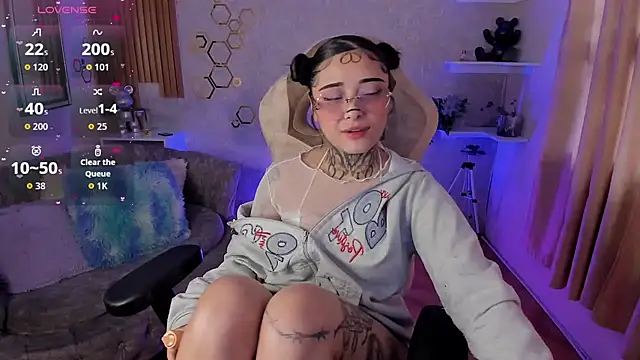 Snapshot of mia_catt05 chatting on January 31, 7:34 pm mia catt05 online show from January 31, 7:34 pm