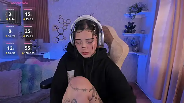 mia catt05 online show from April 28, 10:25 pm