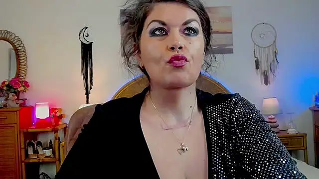 EllenGrace online show from April 2, 9:38 am