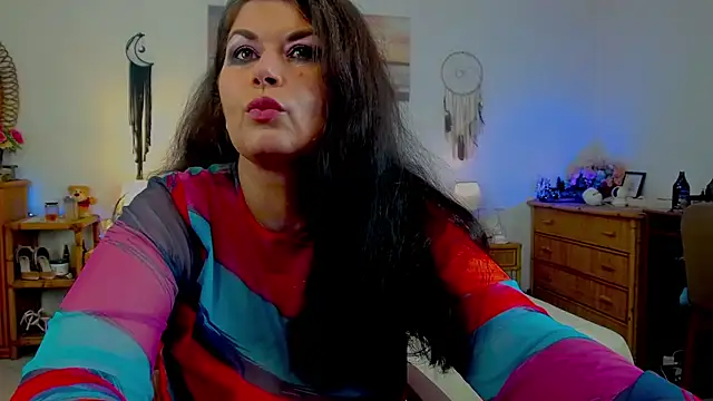 Snapshot of EllenGrace chatting on June 4, 8:30 am EllenGrace online show from June 4, 8:30 am