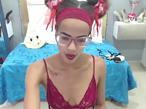Snapshot of CanellaHotx chatting on February 17, 7:12 pm CanellaHotx online show from February 17, 7:12 pm