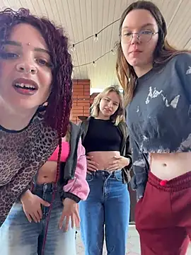 RollingGirls online show from April 17, 1:03 pm