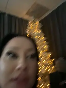 RollingGirls online show from December 5, 1:10 pm