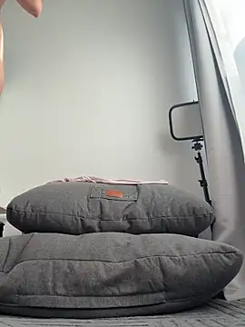 BellaGiaxx online show from April 14, 7:24 am