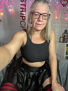 TrenaAnne online show from March 5, 3:41 pm