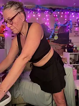 TrenaAnne online show from March 31, 9:17 pm