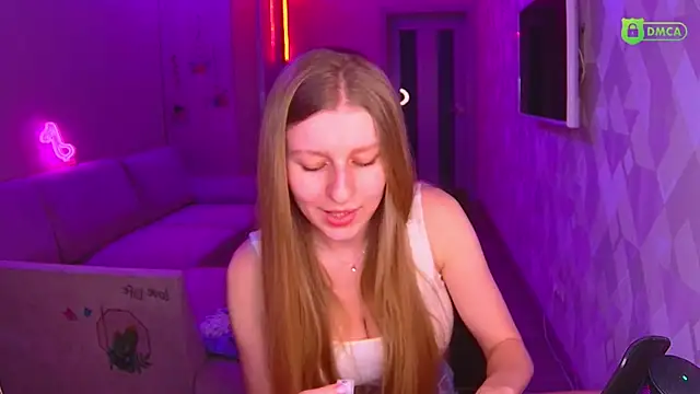 Snapshot of AmaliaQueen chatting on December 22, 2:16 pm AmaliaQueen online show from December 22, 2:16 pm