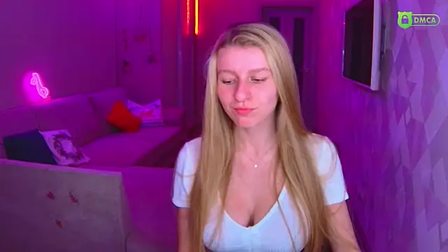 AmaliaQueen online show from December 15, 2:01 pm