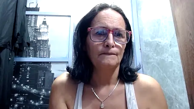 Nastylatinaxxx online show from April 13, 11:42 pm