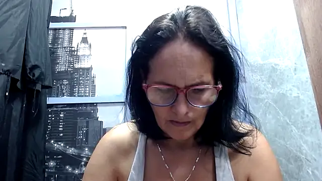 Nastylatinaxxx online show from April 15, 2:54 pm