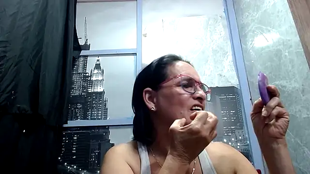 Nastylatinaxxx online show from December 17, 11:21 pm