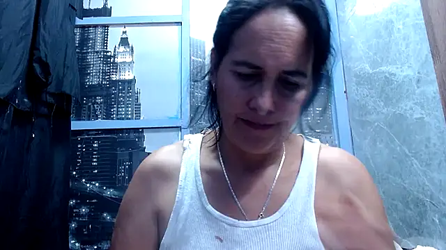 Nastylatinaxxx online show from April 4, 10:16 pm