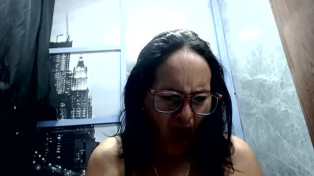 Snapshot of Nastylatinaxxx chatting on June 20, 12:10 pm Nastylatinaxxx online show from June 20, 12:10 pm