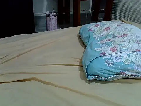 pretty leila2 online show from February 12, 12:27 pm