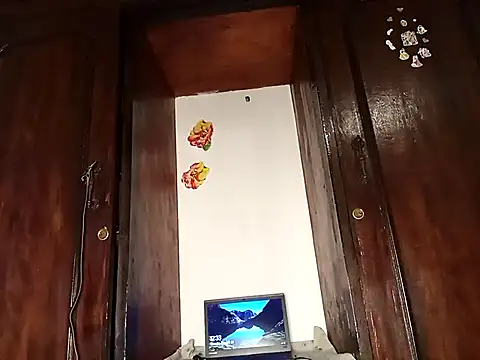 The-Peach-Flexer online show from October 29, 9:36 pm