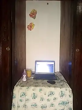 The-Peach-Flexer online show from November 13, 10:02 pm